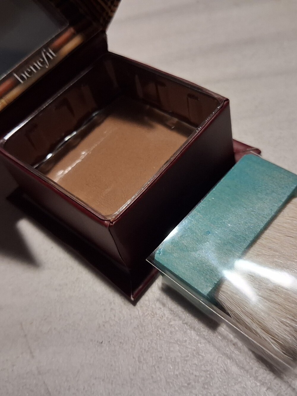 MINI Benefit Hoola Bronzer Compact in Warm Brown
